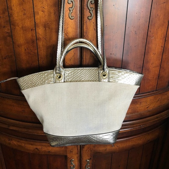London Fog Gold Metallic Linen Snakeskin Tote Large - Picture 3 of 7